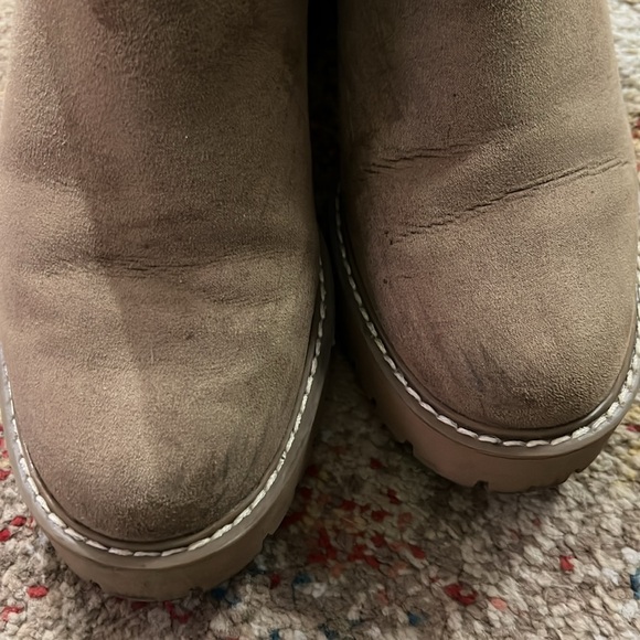 Universal Thread Crispin Chelsea Boots - Picture 9 of 11